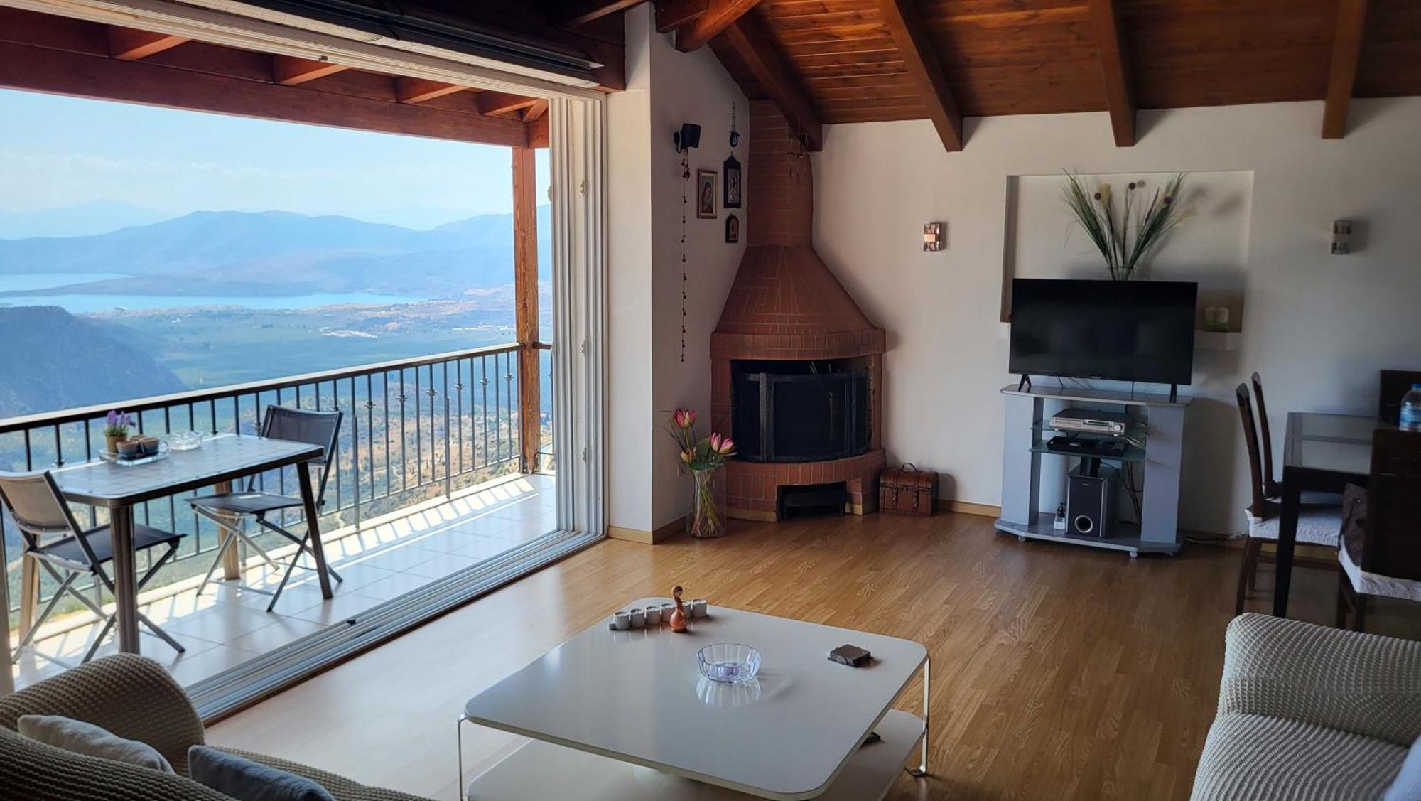 Delphi Skyview Apartment Exterior photo
