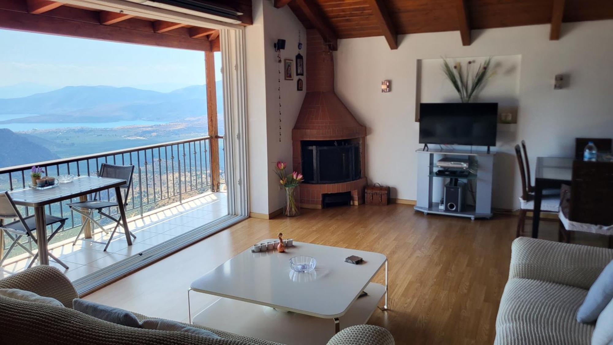 Delphi Skyview Apartment Exterior photo